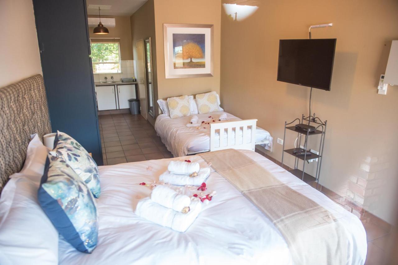 Melrose Place Guestrooms Potchefstroom Bagian luar foto